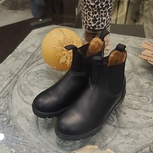 AQUATHERM - Bryanna Women's All Leather Winter Chelsea Boots Like New Size 7